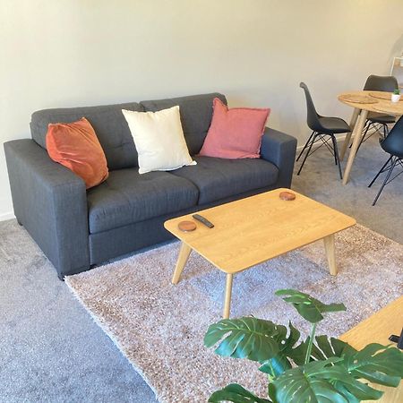 Cheerful 2 Bedroom Townhouse In Addington! ไครสต์เชิร์ช ภายนอก รูปภาพ