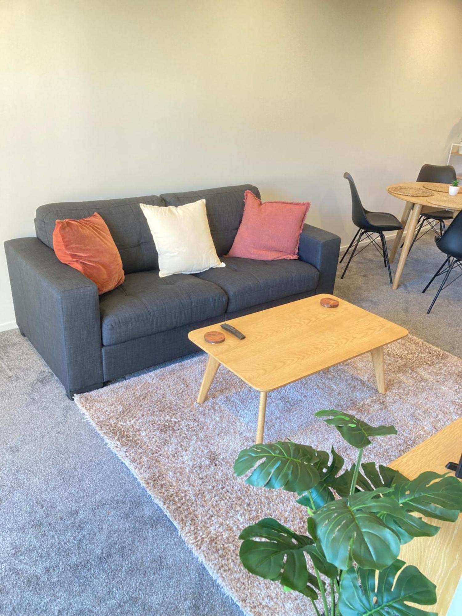 Cheerful 2 Bedroom Townhouse In Addington! ไครสต์เชิร์ช ภายนอก รูปภาพ